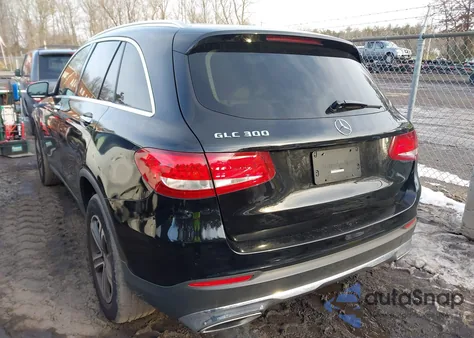 2016 Mercedes-Benz Glc 300 4Matic z USA, uszkodzony, nr VIN WDC0G4KB2GF071283